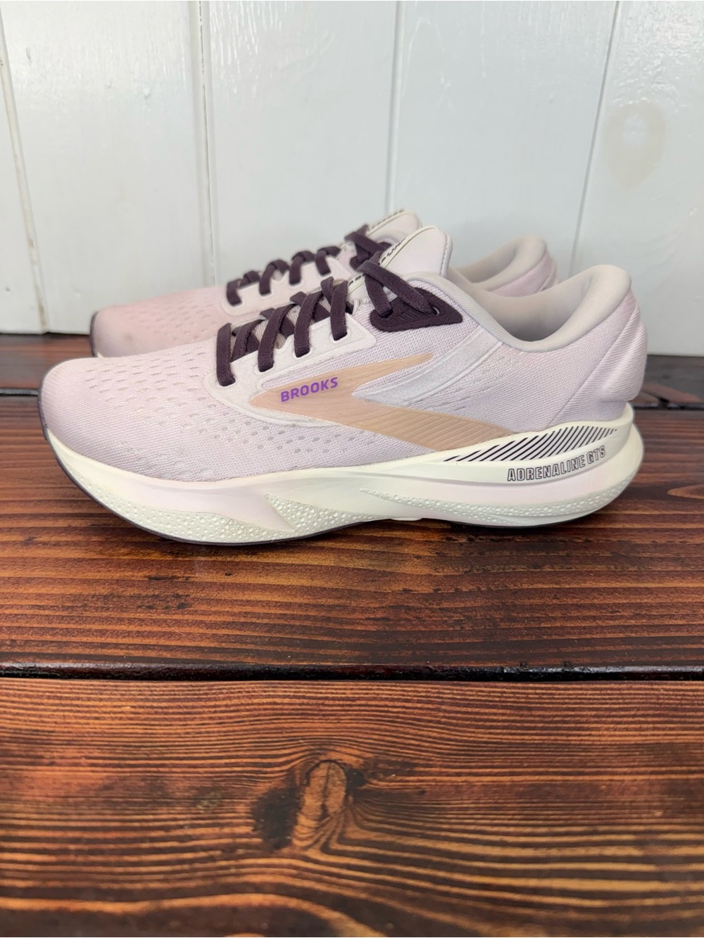 Brooks Women’s Adrenaline GTS 24 Running Shoes Orchid Coconut Purple Size 7.5